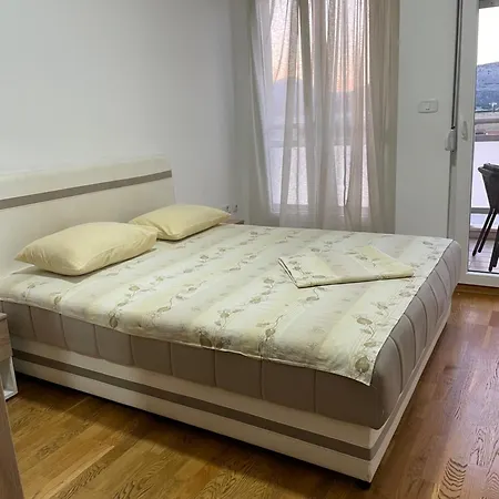 Ria * بودغوريتْسا